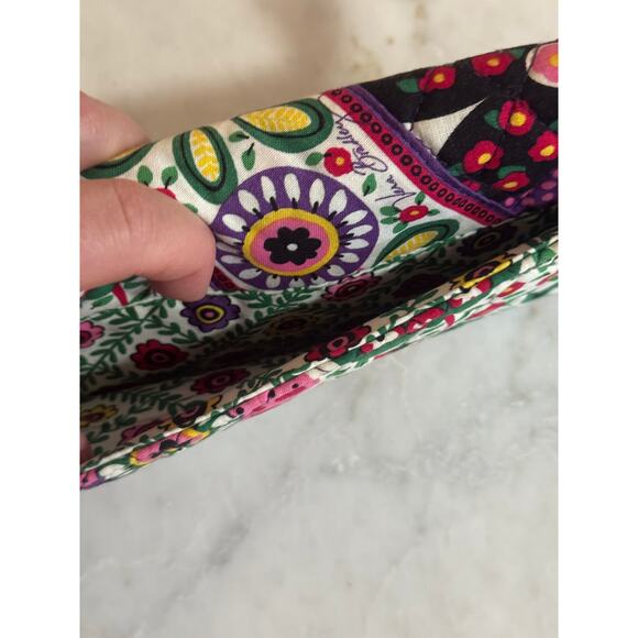 Vera Bradley | Viva Le Vera Pattern Quilted Accordion Wallet - Picture 12 of 12